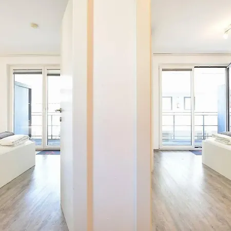 Young And Fresh Central Station Walking Apartment